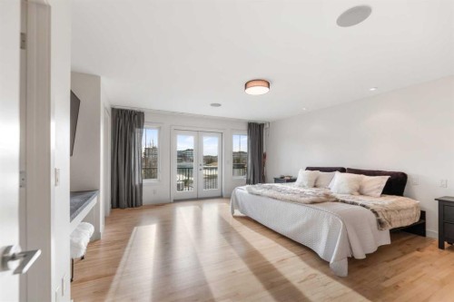 226 Mahogany Bay Se, Calgary, AB - Indoor Photo Showing Bedroom