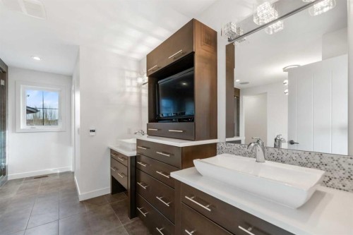 226 Mahogany Bay Se, Calgary, AB - Indoor Photo Showing Bathroom