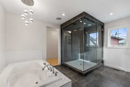 226 Mahogany Bay Se, Calgary, AB - Indoor Photo Showing Bathroom