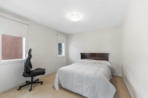 226 Mahogany Bay Se, Calgary, AB - Indoor Photo Showing Bedroom