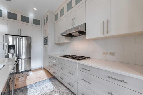 226 Mahogany Bay Se, Calgary, AB - Indoor Photo Showing Kitchen With Upgraded Kitchen