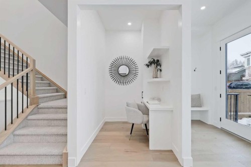 5007 21 Avenue Nw, Calgary, AB - Indoor Photo Showing Other Room