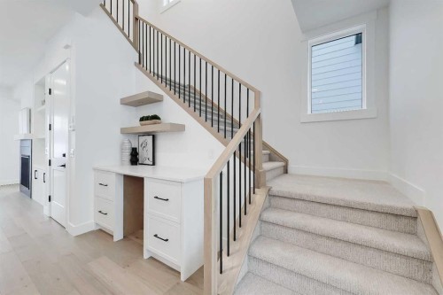 5007 21 Avenue Nw, Calgary, AB - Indoor Photo Showing Other Room