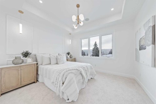 5007 21 Avenue Nw, Calgary, AB - Indoor Photo Showing Bedroom