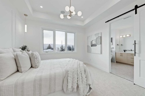 5007 21 Avenue Nw, Calgary, AB - Indoor Photo Showing Bedroom