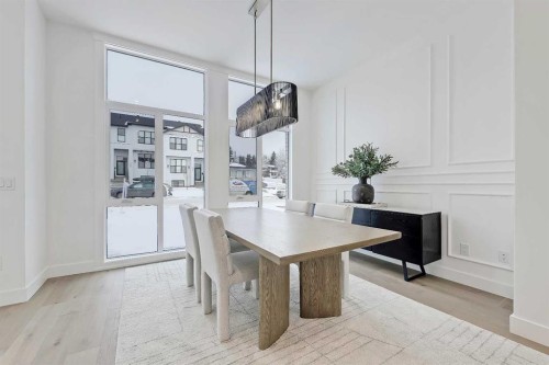5007 21 Avenue Nw, Calgary, AB - Indoor Photo Showing Dining Room