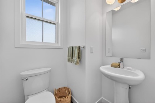 235 Ascot Circle Sw, Calgary, AB - Indoor Photo Showing Bathroom