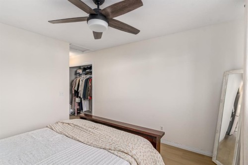 17 Aster Place Se, Airdrie, AB 