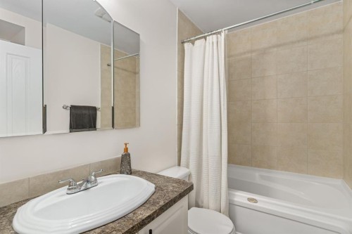 17 Aster Place Se, Airdrie, AB 