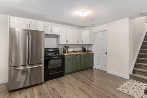 17 Aster Place Se, Airdrie, AB 