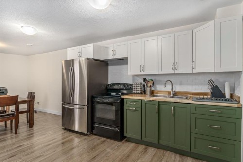 17 Aster Place Se, Airdrie, AB 