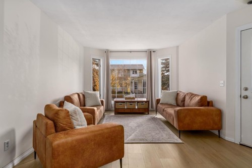 17 Aster Place Se, Airdrie, AB 