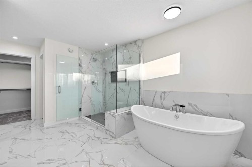 29 Rowmont Common Nw, Calgary, AB - Indoor Photo Showing Bathroom