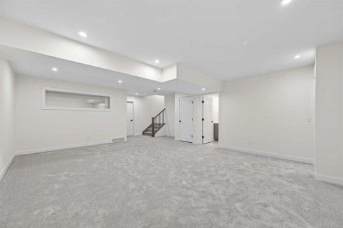 29 Rowmont Common Nw, Calgary, AB - Indoor Photo Showing Other Room