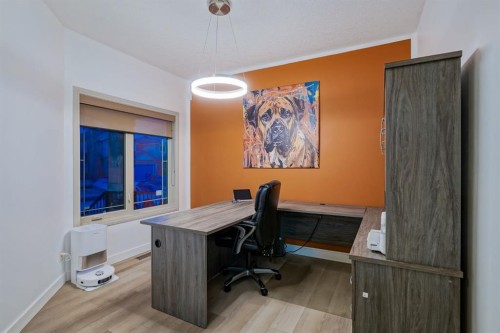 203 Sunset Circle, Cochrane, AB - Indoor Photo Showing Office