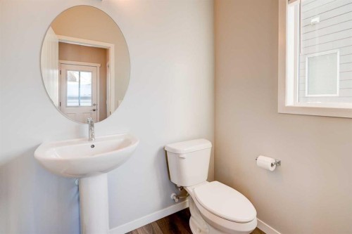 8036 Masters Boulevard, Calgary, AB - Indoor Photo Showing Bathroom