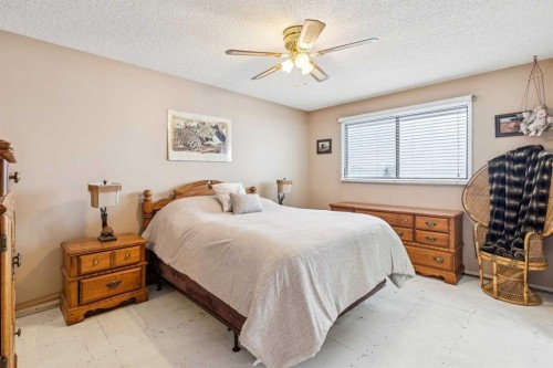 16 Bedwood Rise Ne, Calgary, AB - Indoor Photo Showing Bedroom