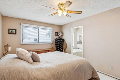 16 Bedwood Rise Ne, Calgary, AB - Indoor Photo Showing Bedroom