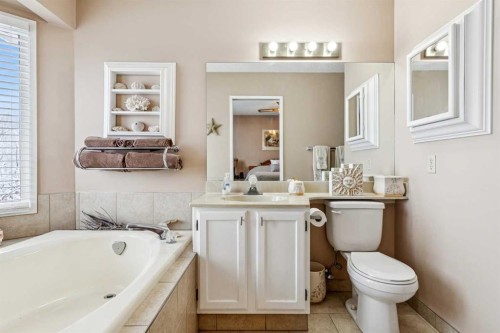 16 Bedwood Rise Ne, Calgary, AB - Indoor Photo Showing Bathroom