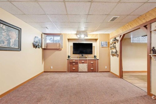 16 Bedwood Rise Ne, Calgary, AB - Indoor