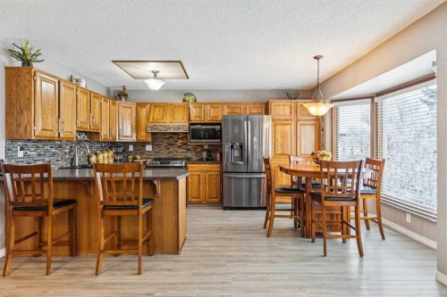 16 Bedwood Rise Ne, Calgary, AB - Indoor