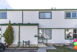 39-100 Pennsylvania Road SE Calgary, AB T2A 4Y8
