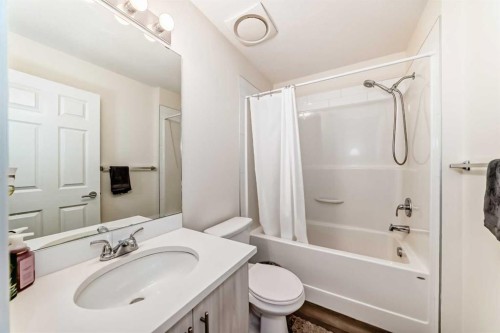4301-215 Legacy Boulevard Se, Calgary, AB - Indoor Photo Showing Bathroom
