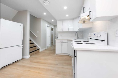 7277 Laguna Way Ne, Calgary, AB - Indoor Photo Showing Kitchen