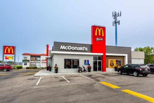 7277 Laguna Way Ne, Calgary, AB - Outdoor