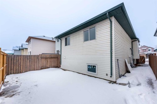 7277 Laguna Way Ne, Calgary, AB - Outdoor With Exterior