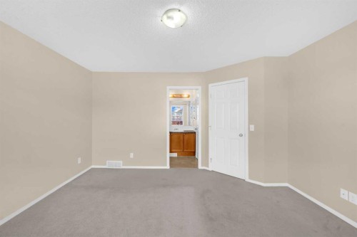 5 Saddlebrook Common Ne, Calgary, AB - Indoor Photo Showing Other Room