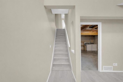 5 Saddlebrook Common Ne, Calgary, AB - Indoor Photo Showing Other Room