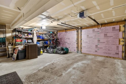643 Strathcona Drive Sw, Calgary, AB - Indoor Photo Showing Garage