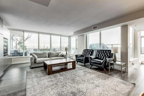 1802-519 Riverfront Avenue Se, Calgary, AB - Indoor Photo Showing Living Room