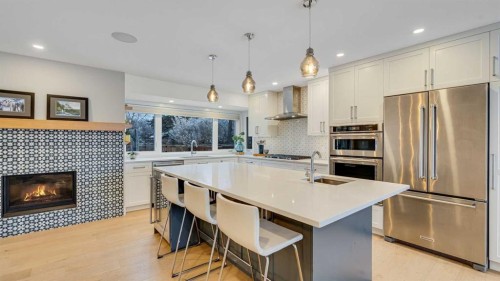 13008 Bonaventure Drive Se, Calgary, AB - Indoor Photo Showing Kitchen With Upgraded Kitchen