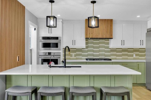 122 Hawkstone Drive Nw, Calgary, AB - Indoor Photo Showing Kitchen With Upgraded Kitchen