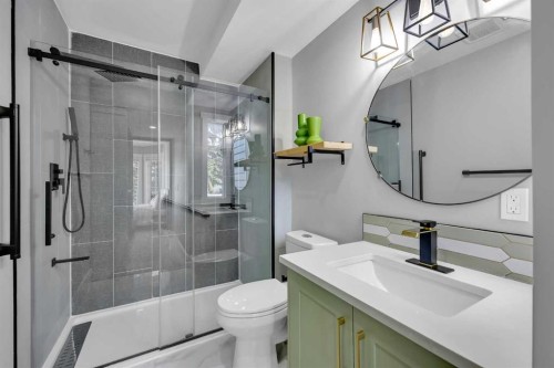 122 Hawkstone Drive Nw, Calgary, AB - Indoor Photo Showing Bathroom