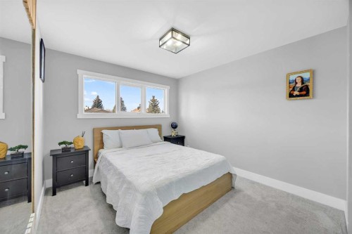 122 Hawkstone Drive Nw, Calgary, AB - Indoor Photo Showing Bedroom