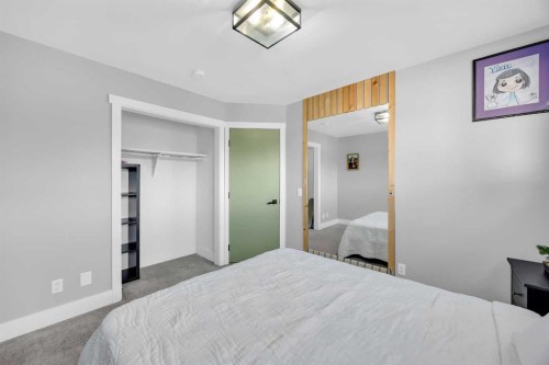 122 Hawkstone Drive Nw, Calgary, AB - Indoor Photo Showing Bedroom