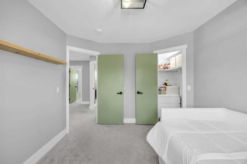 122 Hawkstone Drive Nw, Calgary, AB - Indoor Photo Showing Bedroom