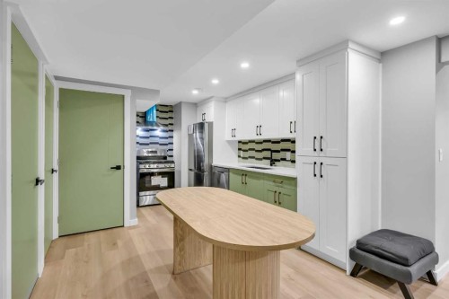 122 Hawkstone Drive Nw, Calgary, AB - Indoor