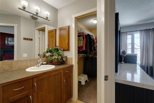 48 Sage Valley Drive Nw, Calgary, AB - Indoor Photo Showing Bathroom