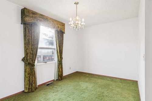 272 Thames Close Nw, Calgary, AB - Indoor Photo Showing Other Room