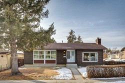 272 Thames Close NW Calgary, AB T2K 5N4