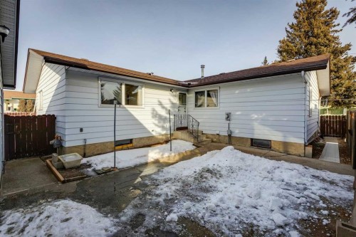 272 Thames Close Nw, Calgary, AB - Outdoor With Exterior