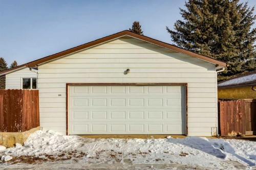 272 Thames Close Nw, Calgary, AB - Outdoor With Exterior