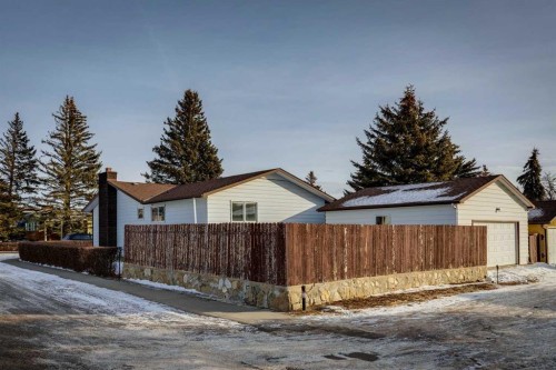 272 Thames Close Nw, Calgary, AB - Outdoor