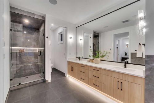 223 29 Avenue Nw, Calgary, AB - Indoor