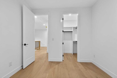 223 29 Avenue Nw, Calgary, AB - Indoor Photo Showing Other Room