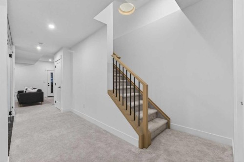 223 29 Avenue Nw, Calgary, AB - Indoor Photo Showing Other Room